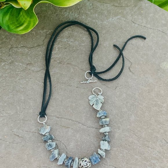 labradorite gemstone suede boho necklace - Picture 5 of 5